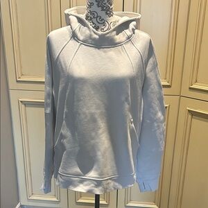 Lululemon women’s scuba pullover hoodie